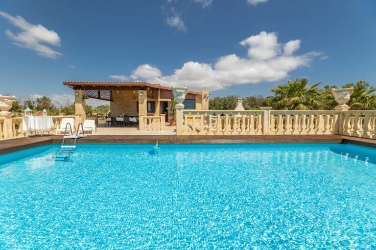 Rent Villa Immune Paco Italy