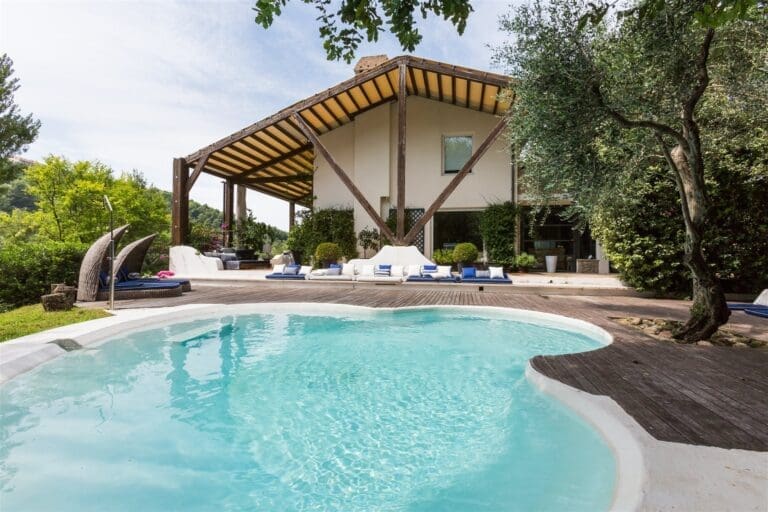 Rent Villa Impassioned Radiant Italy