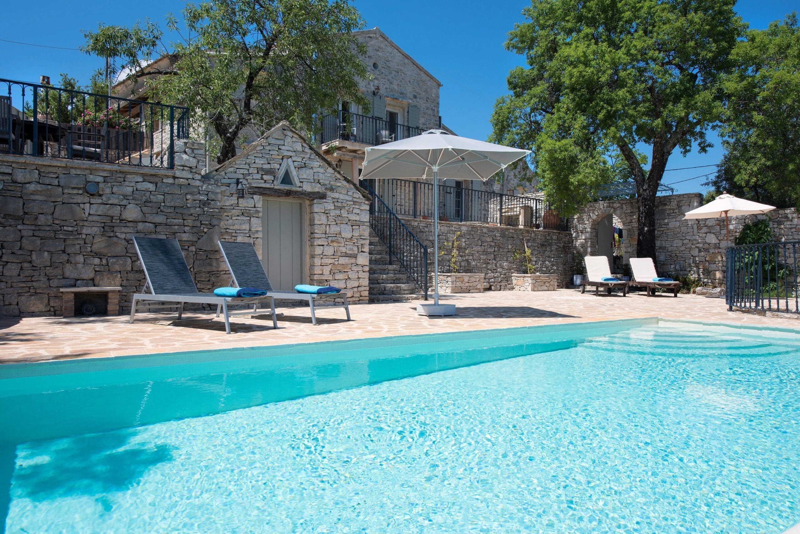Rent Villa Iris Jatoba Corfu