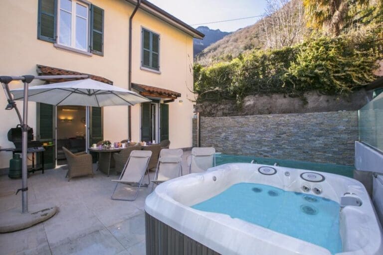 Rent Villa Jacuzzi Lake Como