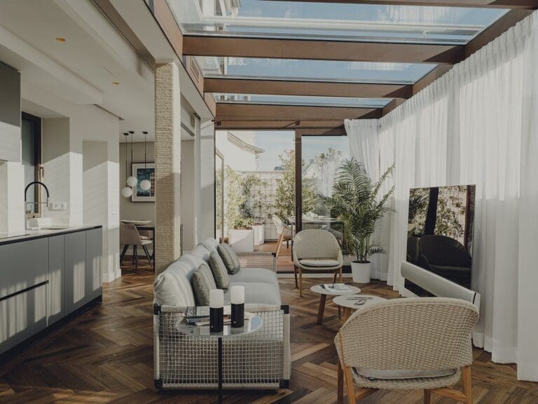 Rent Villa Jocoserious Miracle Madrid