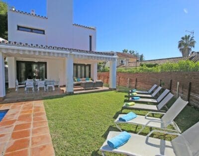 Rent Villa Kempt Nestling Spain