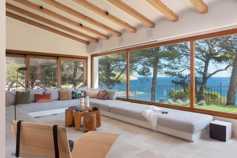 Rent Villa Law-Abiding Large Spain