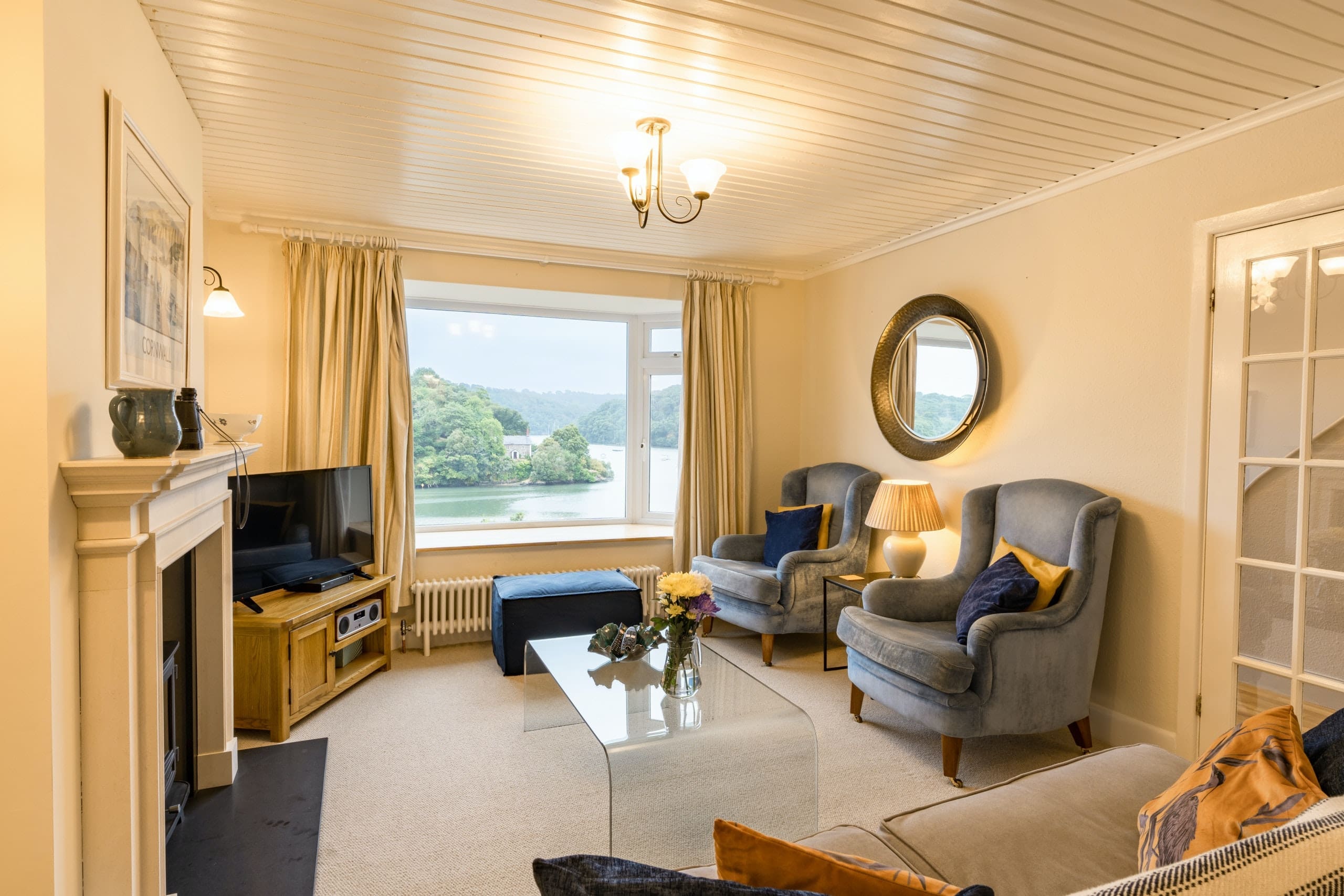 Rent Villa Light Safflower Cornwall