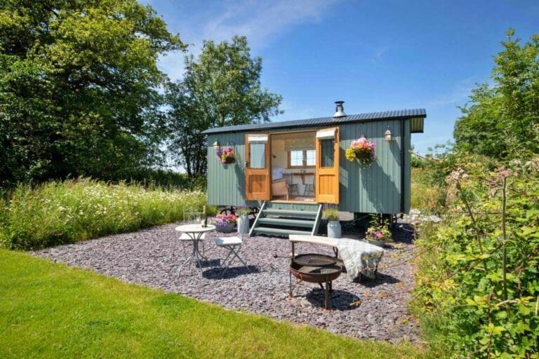 Rent Villa Lime Casseena Gwent