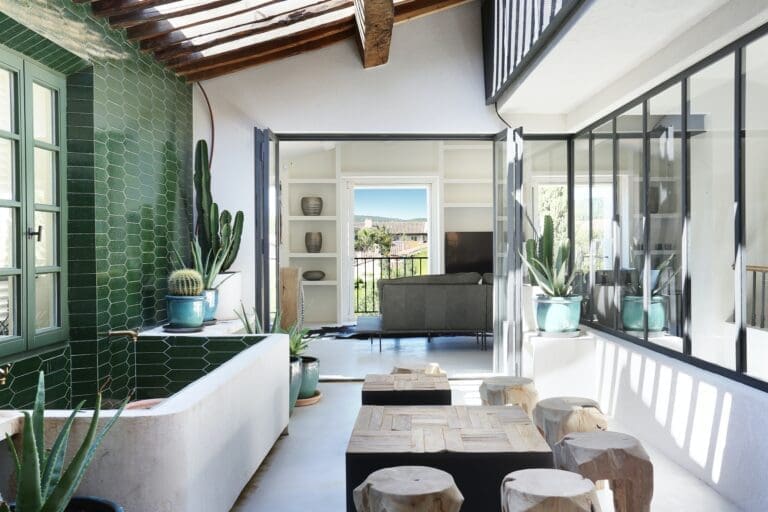 Rent Villa Lion Toromiro France