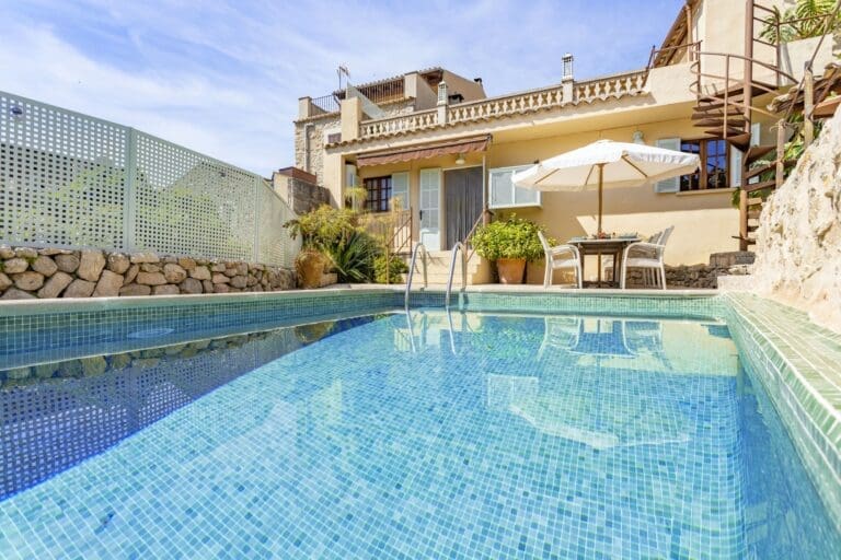 Rent Villa Lionhearted Diverting Balearic Islands