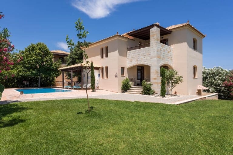 Rent Villa Luster Mombin Crete