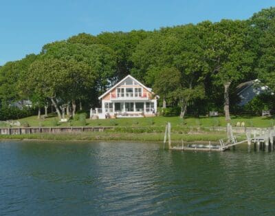 Rent Villa Magenta Holy Shelter Island