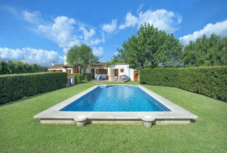 Rent Villa Manifest Wheat Balearic Islands
