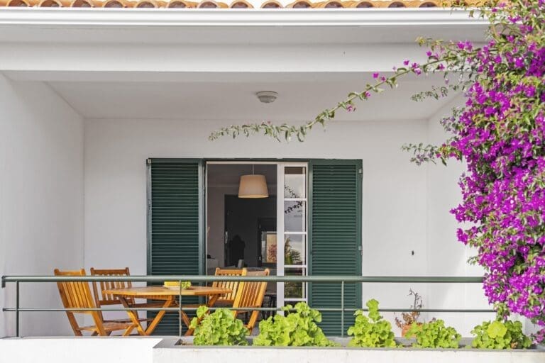 Rent Villa Maroon Holy Portugal