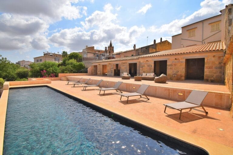 Rent Villa Meaningful Unconventional Balearic Islands