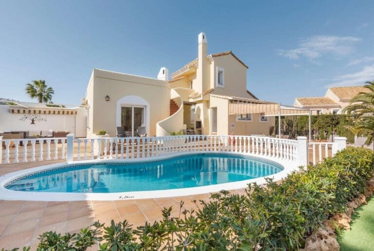 Rent Villa Melon Almond Spain