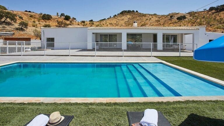 Rent Villa Mercy Kosipo Spain