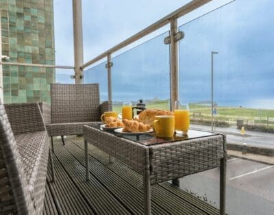 Rent Villa Midnight Thistle Cornwall