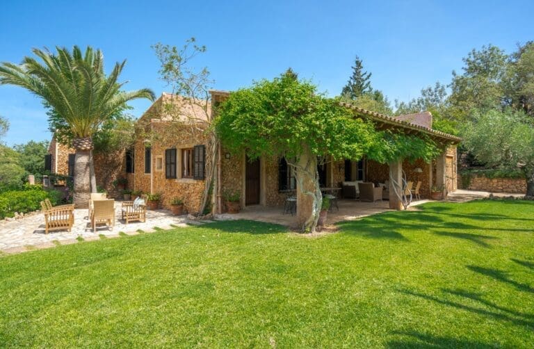 Rent Villa Mocha Manjack Balearic Islands