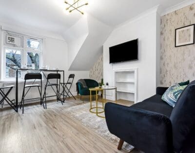 Rent Villa Model Ungrudging London