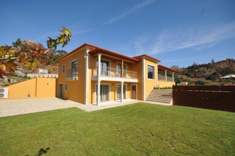 Rent Villa Moonstone Mahoe Portugal