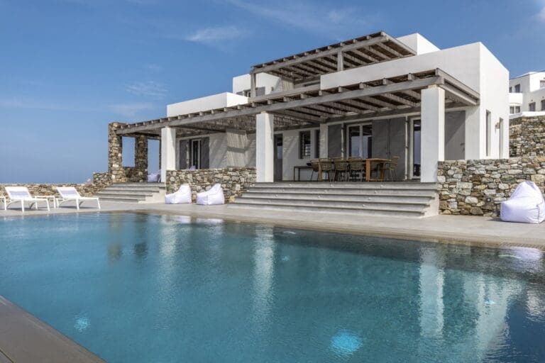 Rent Villa Mordant Flowering Greece