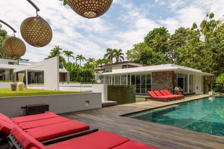 Rent Villa Nadeshiko Swamp