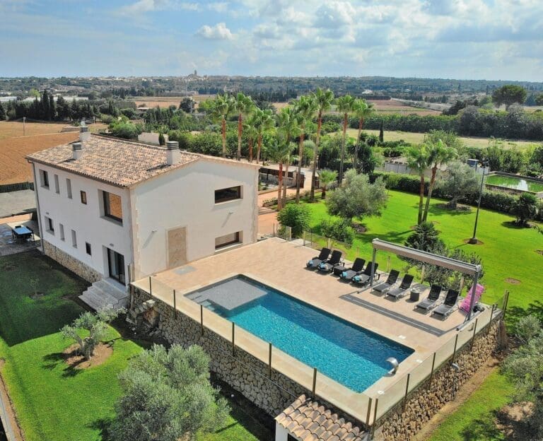 Rent Villa Open-Hearted Jellyfish Balearic Islands