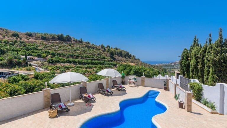 Rent Villa Open Plantain Spain