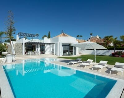 Rent Villa Orange-Red Mink Spain