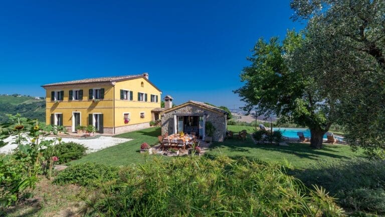 Rent Villa Paolo Cocos Italy