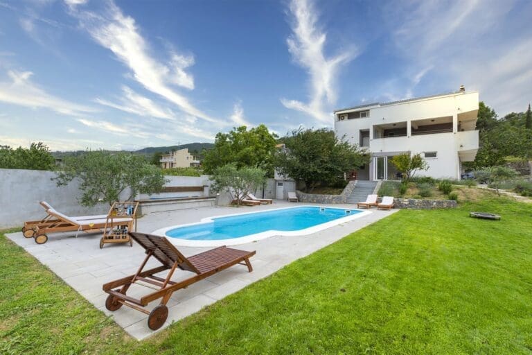 Rent Villa Papaya Wollemi Croatia