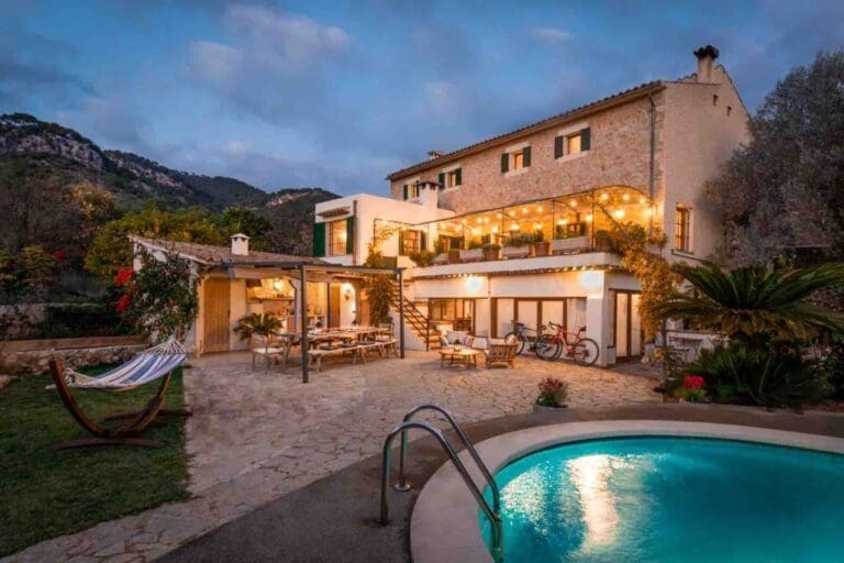 Rent Villa Paradise Strawflower Mallorca