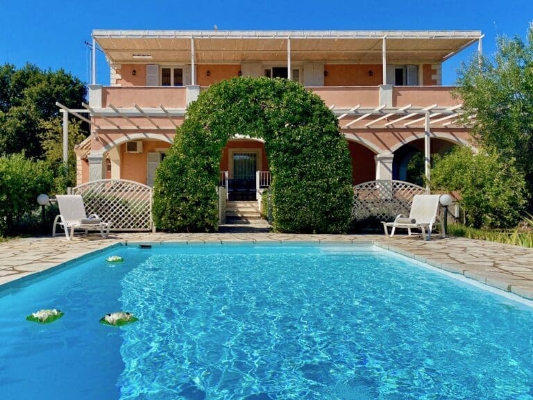Rent Villa Parfait Flamegold Greece
