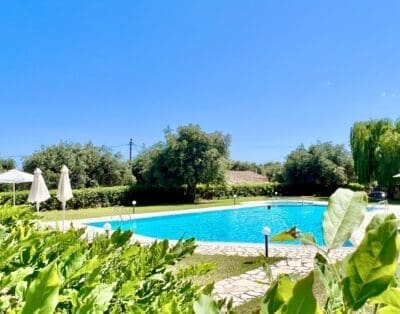 Rent Villa Parfait Greywood Greece