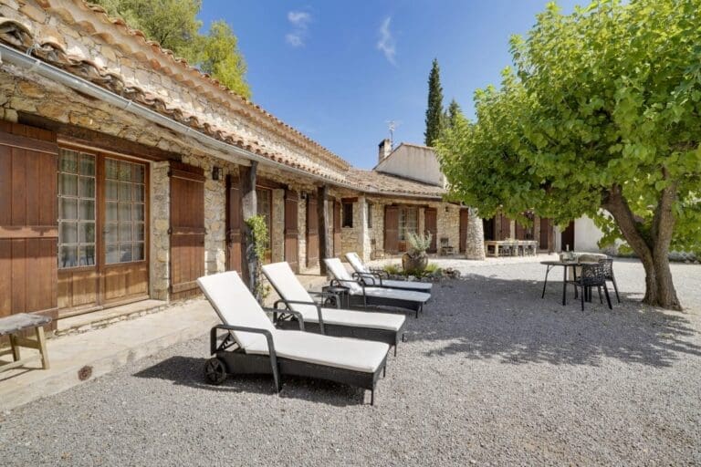 Rent Villa Pearly Plant Provence