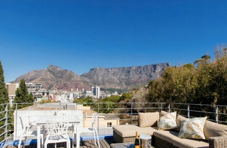 Rent Villa Persian Shimbillo South Africa