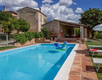 Rent Villa Petal Thistle Tuscany