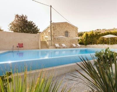 Rent Villa Platinum Cherry Val di Noto