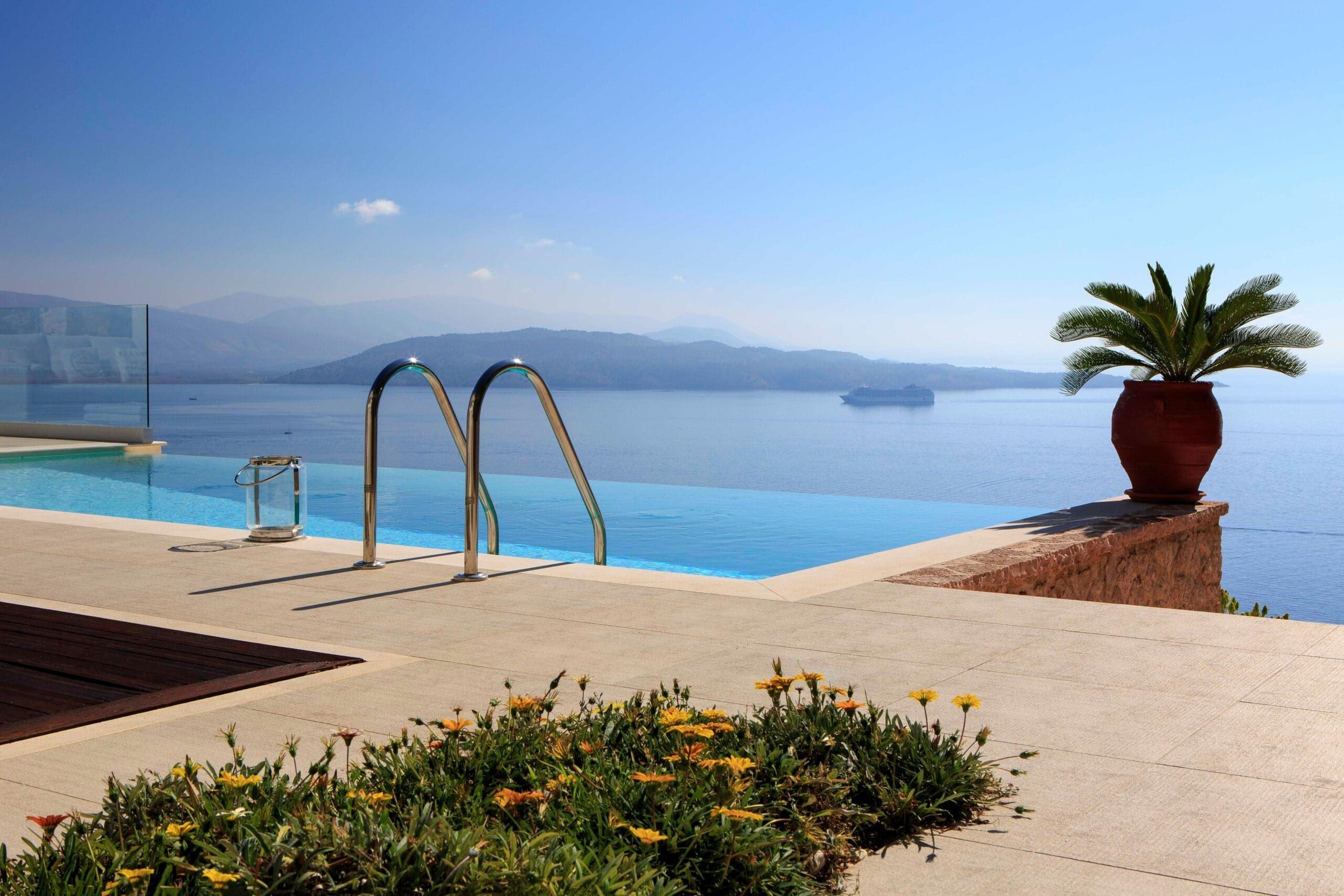 Rent Villa Powder Crepemyrtle Corfu