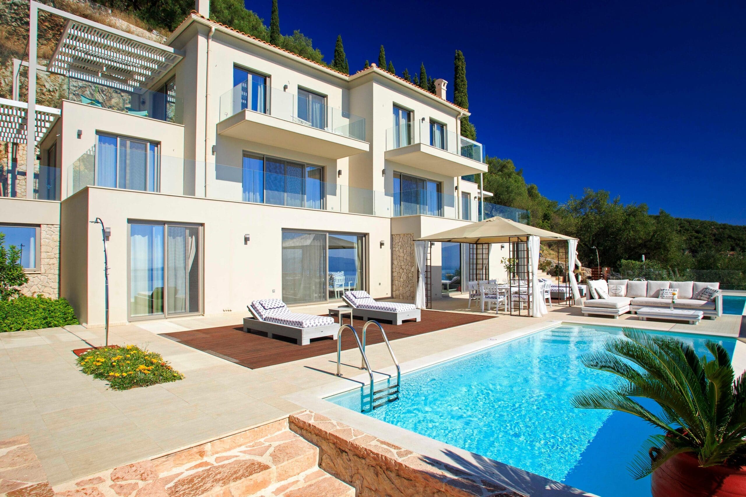 Rent Villa Powder Crepemyrtle Corfu