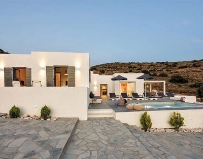 Rent Villa Purple Giant Paros