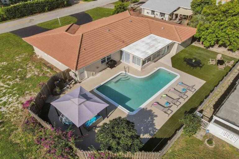 Rent Villa Quartz Parasol Florida