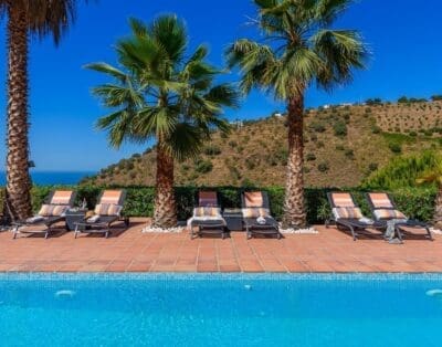 Rent Villa Radiant Idyllic Spain