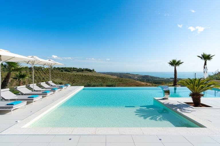 Rent Villa Red Catkinyew Sicily