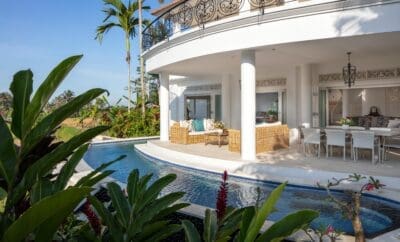Rent Villa Red Liquid