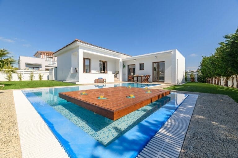 Rent Villa Red Liquid Cyprus