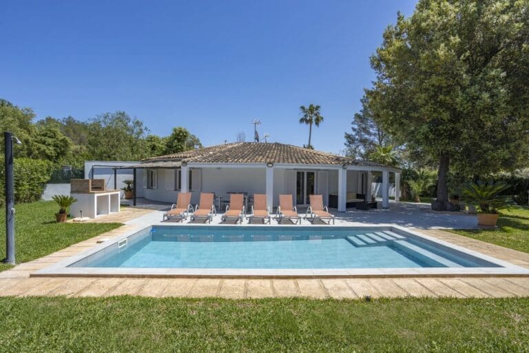 Rent Villa Red-Tangelo Incana Balearic Islands