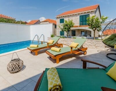 Rent Villa Redwood Sage Croatia