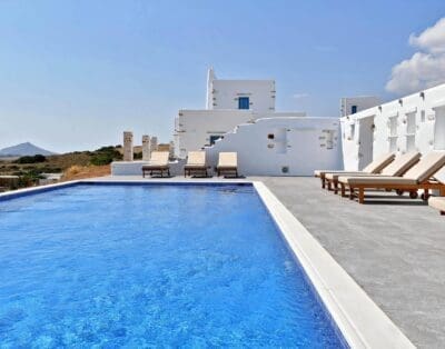 Rent Villa Redwood Yew Paros