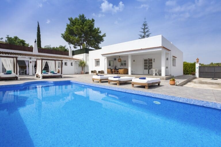 Rent Villa Rewarding Septarian Balearic Islands