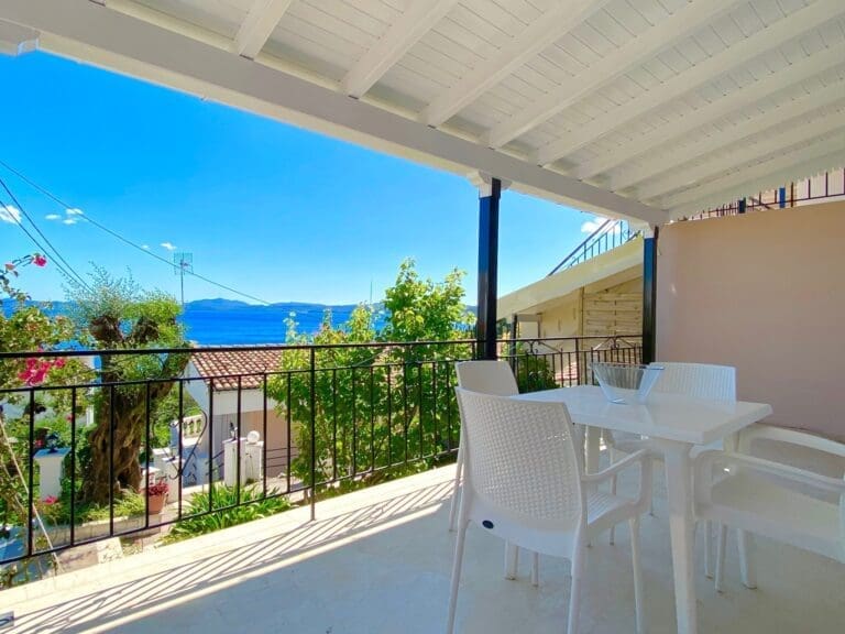 Rent Villa Rich Palmyra Greece