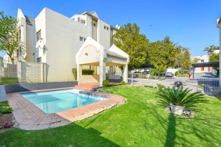 Rent Villa Roast Jacaranda South Africa